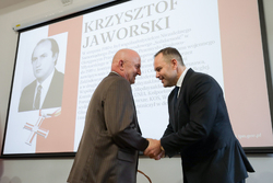 Uroczystość wręczenia Krzyży Wolności i Solidarności działaczom opozycji niepodległościowej z lat 1956–1989. Fot. Mikołaj Bujak (IPN)