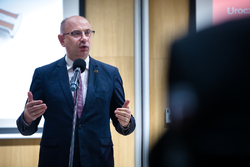 Uroczystość wręczenia Krzyży Wolności i Solidarności. Na zdj. zastępca prezesa IPN dr Mateusz Szpytma – Kielce, 18 października 2024. Fot. Sławek Kasper (IPN)