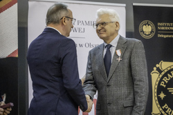 Gala wręczenia Krzyży Wolności i Solidarności oraz nagrody Praesentes Prioribus – Olsztyn, 22 listopada 2024. Fot. Łukasz Czechyra (IPN)