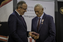 Gala wręczenia Krzyży Wolności i Solidarności oraz nagrody Praesentes Prioribus – Olsztyn, 22 listopada 2024. Fot. Łukasz Czechyra (IPN)