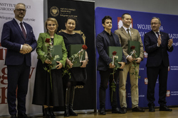 Gala wręczenia Krzyży Wolności i Solidarności oraz nagrody Praesentes Prioribus – Olsztyn, 22 listopada 2024. Fot. Łukasz Czechyra (IPN)