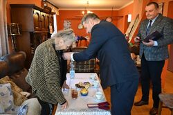 Władysława Żabińska została odznaczona Krzyżem Wolności i Solidarności. Fot. Janusz Ślęzak (IPN)