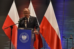 Uroczystość wręczenia odznaczeń państwowych działaczom opozycji antykomunistycznej z lat 1956–1989. Na zdj. dr hab. Karol Polejowski, zastępca prezesa IPN – Szczecin, 28 maja 2025. Fot. Marcin Manowski (IPN)