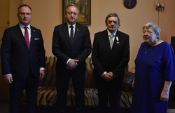 Uroczyste wręczenie odznaczenia państwowego Krzyż Wolności i Solidarności działaczowi opozycji antykomunistycznej Zbigniewowi Adamowi Golanowskiemu. – Stargard, 28 maja 2025. Fot. Marcin Manowski (IPN)