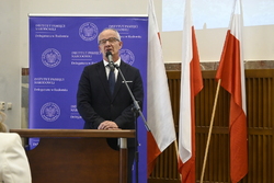 Uroczystość wręczenia Krzyży Wolności i Solidarności byłym działaczom opozycji antykomunistycznej. Na zdj. zastępca prezesa IPN dr hab. Krzysztof Szwagrzyk – Radom, 25 czerwca 2025. Fot. Natalia Wziątek (IPN)