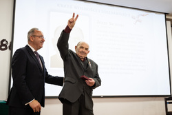 Krzyże Wolności i Solidarności dla działaczy opozycji w 45. rocznicę powstania NSZZ „Solidarność”, na zdjęciu zastępca prezesa IPN dr hab. Karol Polejowski, Gdańsk – 29 sierpnia 2025 r., fot. Roman Jocher