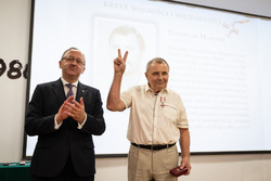 Krzyże Wolności i Solidarności dla działaczy opozycji w 45. rocznicę powstania NSZZ „Solidarność”, na zdjęciu zastępca prezesa IPN dr hab. Karol Polejowski, Gdańsk – 29 sierpnia 2025 r., fot. Roman Jocher