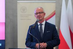 Uroczystość wręczenia Krzyży Wolności i Solidarności działaczom opozycji niepodległościowej z lat 1956–1989. Na zdj. dr hab. Krzysztof Szwagrzyk, zastępca prezesa IPN – Lublin, 10 września 2025. Fot. Dominik Borek (IPN)