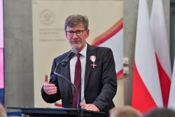 Uroczystość wręczenia Krzyży Wolności i Solidarności działaczom opozycji niepodległościowej z lat 1956–1989. Na zdj. prof. Dariusz Dudek – Lublin, 10 września 2025. Fot. Dominik Borek (IPN)