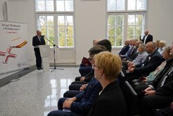 Uroczystość wręczenia Krzyży Wolności i Solidarności. Na zdj. zastępca prezesa IPN dr hab. Karol Polejowski – Poznań, 13 października 2025. Fot. Bartosz Kochański (IPN)