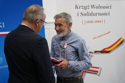 Uroczystość wręczenia Krzyży Wolności i Solidarności – Poznań, 13 października 2025. Fot. Bartosz Kochański (IPN)