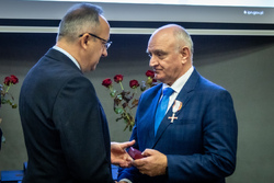 Uroczystość wręczenia Krzyży Wolności i Solidarności oraz nagrody Praesentes Prioribus – Olsztyn, 28 listopada 2025. Fot. Łukasz Czechyra (IPN)