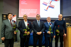 Uroczystość wręczenia Krzyży Wolności i Solidarności oraz nagrody Praesentes Prioribus – Olsztyn, 28 listopada 2025. Fot. Łukasz Czechyra (IPN)