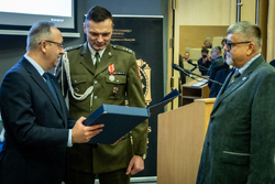 Uroczystość wręczenia Krzyży Wolności i Solidarności oraz nagrody Praesentes Prioribus – Olsztyn, 28 listopada 2025. Fot. Łukasz Czechyra (IPN)