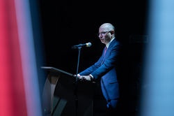 45. rocznica rejestracji NSZZ „Solidarność”. „Solidarni, nasz jest ten dzień” – spotkanie Dam i Kawalerów Krzyża Wolności i Solidarności – Częstochowa, 10 marca 2026. Na zdj. zastępca prezesa IPN dr Mateusz Szpytma. Fot. Krzysztof Łojko (IPN)