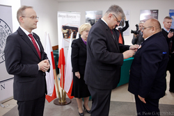 Jako pierwszy Krzyż Wolności i Solidarności odebrał Mariusz Bogdanowicz