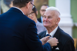 Prezes IPN Jarosław Szarek odznaczył Krzyżem Wolności i Solidarności Bogusława Nizieńskiego – Warszawa, 13 grudnia 2019. Fot. Sławek Kasper (IPN)