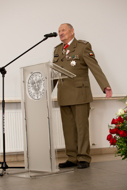 W imieniu odznaczonych przemawiał Leszek Mroczkowski