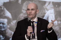 Dr hab. Rafał Reczek podczas debaty towarzyszącej obchodom 40. rocznicy Duszpasterstwa Rolników – Warszawa, 2 grudnia 2022. Fot. Sławek Kasper (IPN)