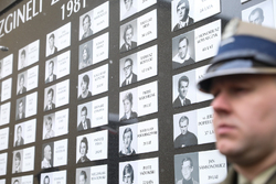 Uroczystość w hołdzie ofiarom komunizmu w 41. rocznicę wprowadzenia w Polsce stanu wojennego – Warszawa, 13 grudnia 2022. Fot. Sławek Kasper (IPN)