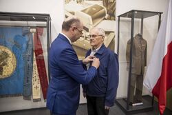 Uroczystość wręczenia Krzyża Wolności i Solidarności Andrzejowi Pacałowskiemu – Warszawa, 27 kwietnia 2023. Fot. Katarzyna Adamów (IPN)