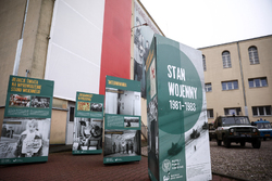 Uroczystości w Muzeum Żołnierzy Wyklętych i Więźniów Politycznych PRL upamiętniające ofiary systemu komunistycznego – Warszawa, 13 grudnia 2023. Fot. Sławek Kasper (IPN)