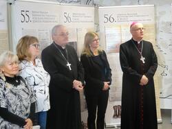 Goście uroczystości, m.in. poseł Iwona Arent, Metropolita Warmiński Abp Józef Górzyński i Biskup Elbląski Jacek Jezierski