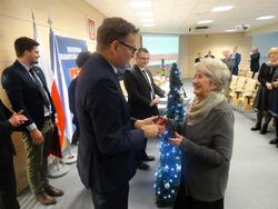 Prezes IPN przekazuje Krzyż Wolności i Solidarności przyznany pośmiertnie Helenie Nowak