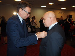 Uroczystość wręczenia Krzyży Wolności i Solidarności działaczom opozycji z Polski północno-wschodniej