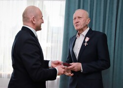 Wręczenie Krzyża Wolności i Solidarności Jerzemu Bieładze – Białystok, 21 marca 2024 r, fot. Izabela Kuna (IPN)