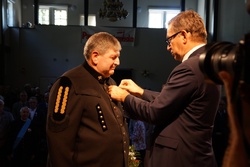 Uroczystość wręczenia Krzyży Wolności i Solidarności w Jastrzębiu-Zdroju.