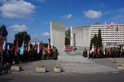 Złożenie kwiatów pod pomnikiem Porozumienia Jastrzębskiego