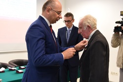 Uroczystość wręczenia Krzyży Wolności i Solidarności w Katowicach.