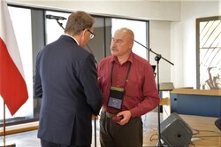 Działaczom opozycji wręczono w Krakowie Krzyże Wolności i Solidarności - fot. Żaneta Wierzgacz