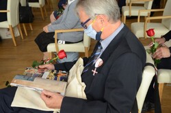 Działaczom opozycji wręczono w Krakowie Krzyże Wolności i Solidarności - fot. Żaneta Wierzgacz