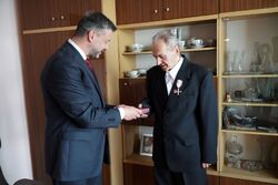 Dawni działacze „Solidarności” odebrali Krzyże Wolności i Solidarności. Fot. Żaneta Wierzgacz (IPN)