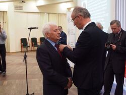 Krzyż Wolności i Solidarności odbiera Leszek Witkowski