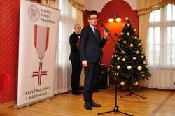 Uroczystość wręczenia Krzyży Wolności i Solidarności, Poznań 19 grudnia 2016. Na zdj. dr Jarosław Szarek, prezes IPN