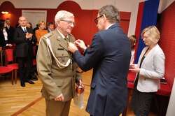 Uroczystość wręczenia Krzyży Wolności i Solidarności, Poznań 19 grudnia 2016. Na zdj. Włodzimierz Marciniak