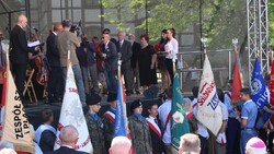 Akt dekoracji odznaczeniami państwowymi. Dekoruje zastępca Prezesa IPN prof. Krzysztof Szwagrzyk i Wojewoda Lubuski Władysław Dajczak