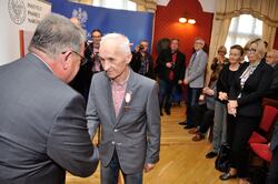 Odznaczenia wręczał zastępca Prezesa IPN Jan Baster