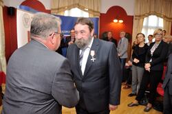 Odznaczenia wręczał zastępca Prezesa IPN Jan Baster