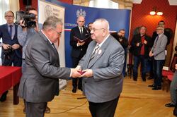 Odznaczenia wręczał zastępca Prezesa Jan Baster