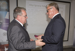 Antoni Tokarczuk siostrzeniec abp. Ignacego Tokarczuka i Jan Baster wiceprezes IPN.
