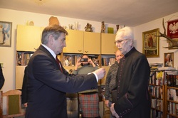 Uroczyste wręczenie ks. prałatowi Eugeniuszowi Dryniakowi Krzyża Wolności i Solidarności przez marszałka Sejmu RP Marka Kuchcińskiego.