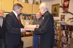 Uroczyste wręczenie ks. prałatowi Eugeniuszowi Dryniakowi Krzyża Wolności i Solidarności przez marszałka Sejmu RP Marka Kuchcińskiego.