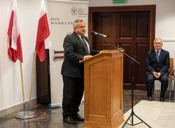 Stanisław Kruczek (członek zarządu województwa podkarpackiego) podczas uroczystości wręczenia Krzyży Wolności i Solidarności - Rzeszów, 23 września 2022 (fot. Igor Witowicz)