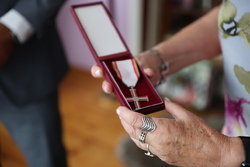 Krzyż Wolności i Solidarności dla Kazimierza Ludwika Pająkowskiego i Roberta Puczko - Świdnica, Wrocław - 21, 22 sierpnia 2024/ fot. M.Parysek IPN Wrocław