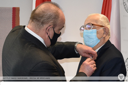 Wręczenie Krzyża Wolności i Solidarności Krystynie i Karolowi Skibińskim