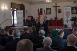 Prezes IPN dr Łukasz Kamiński i dyrektor Oddziału IPN we Wrocławiu - dr Robert Żurek